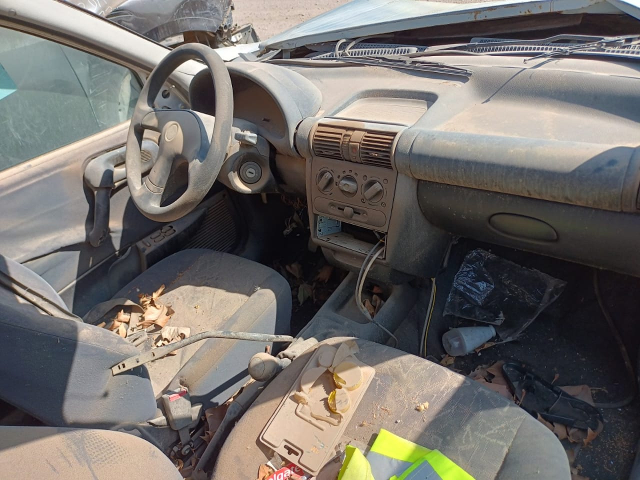  Chevrolet CORSA 2000    EN DESARME